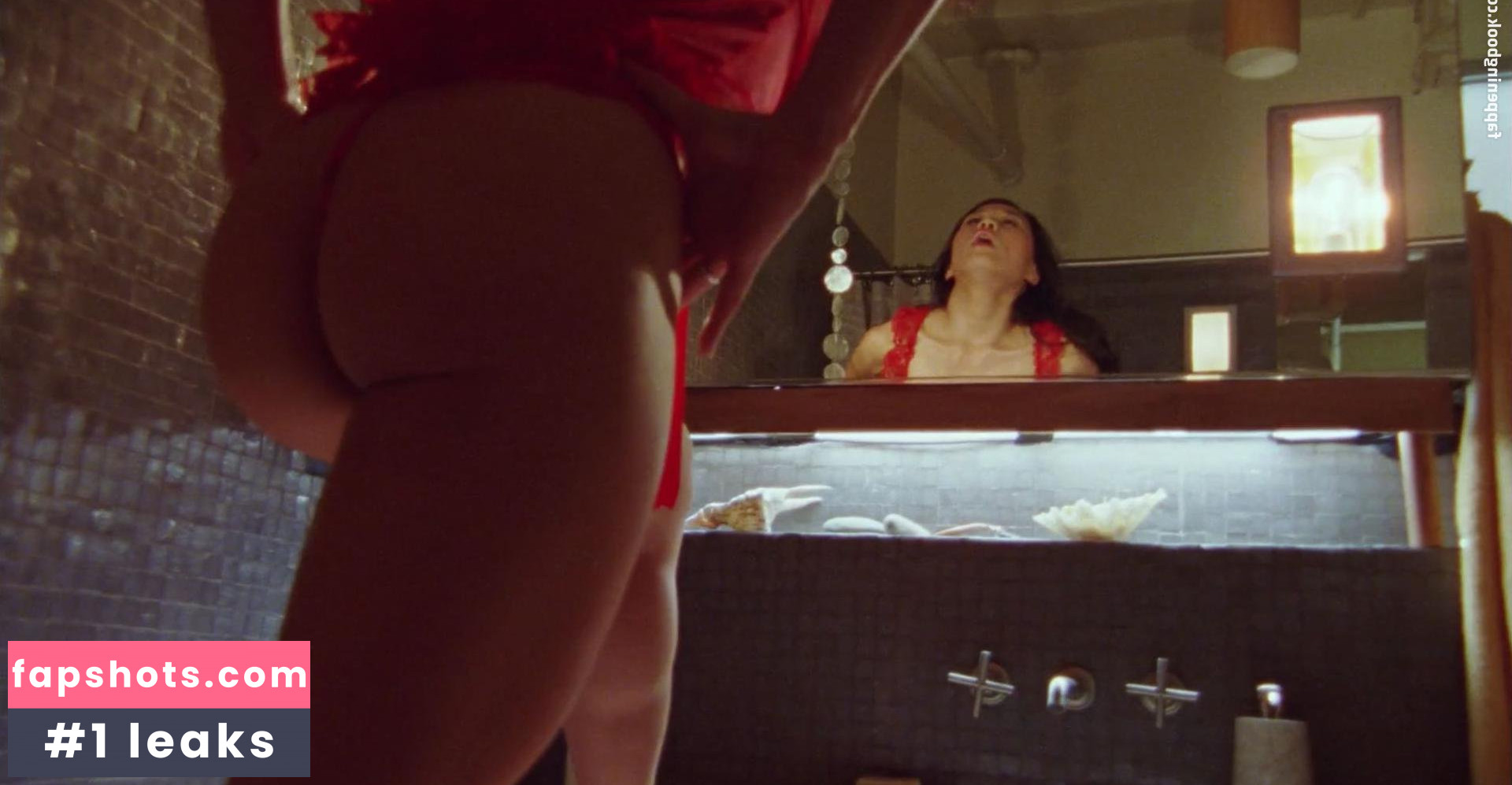 Sook-Yin Lee gallery photo #19