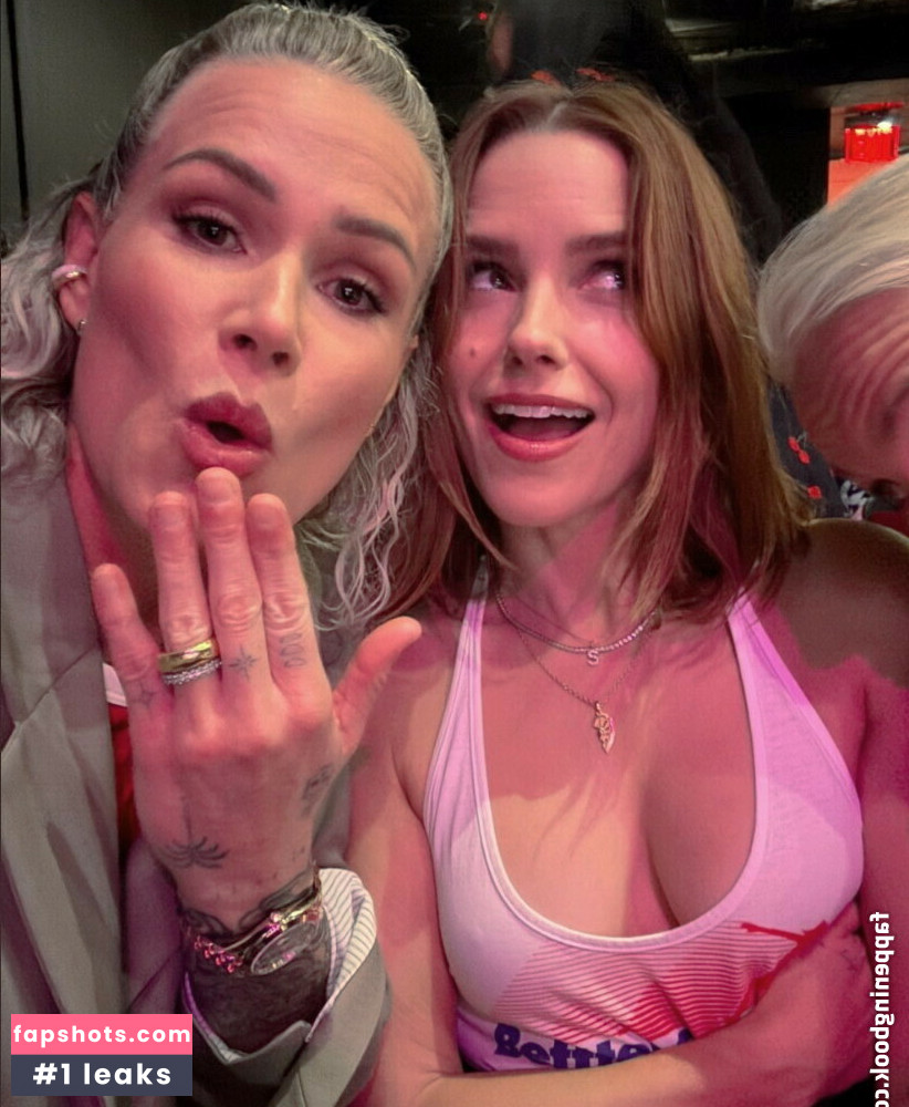 Sophia Bush gallery photo #18