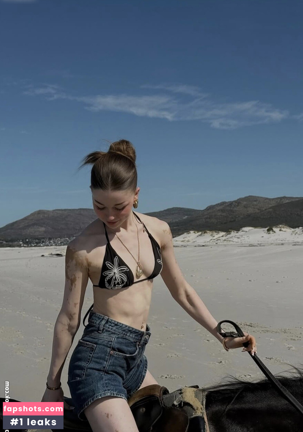 Sophia Elena nude babe gallery