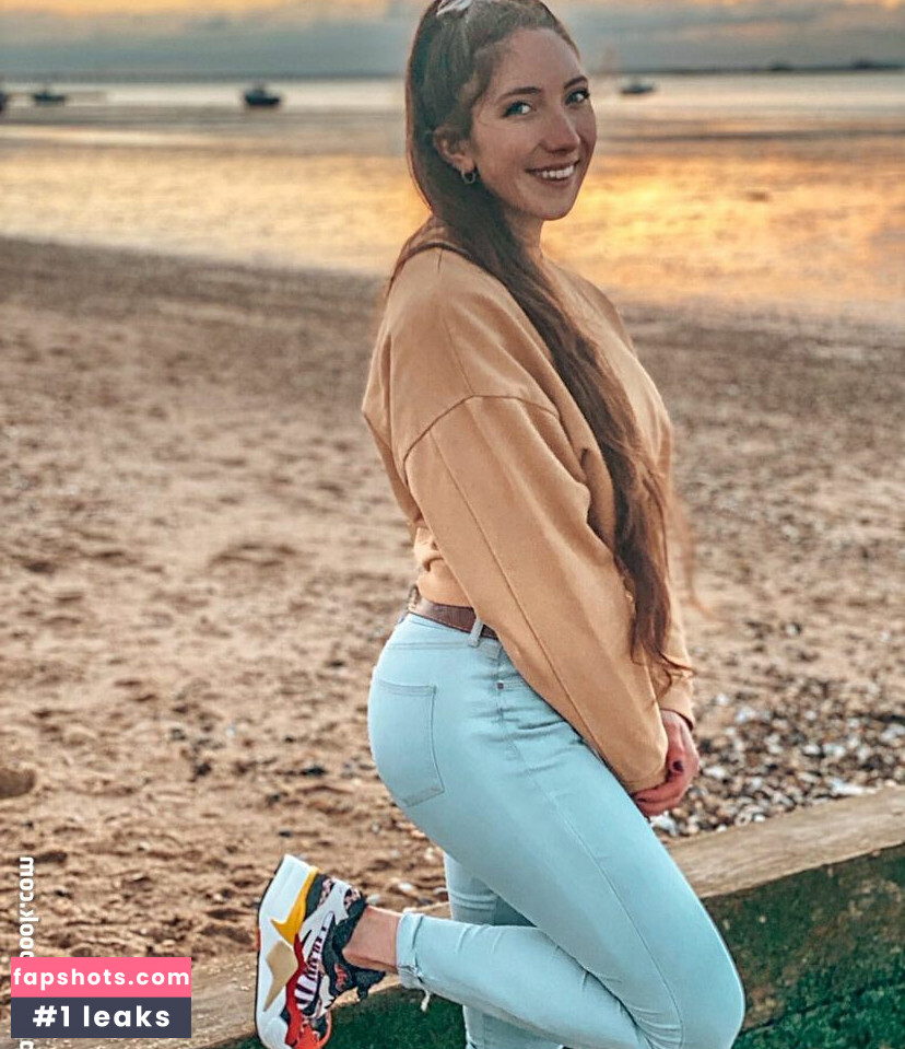 Sophia Ellis gallery photo #15