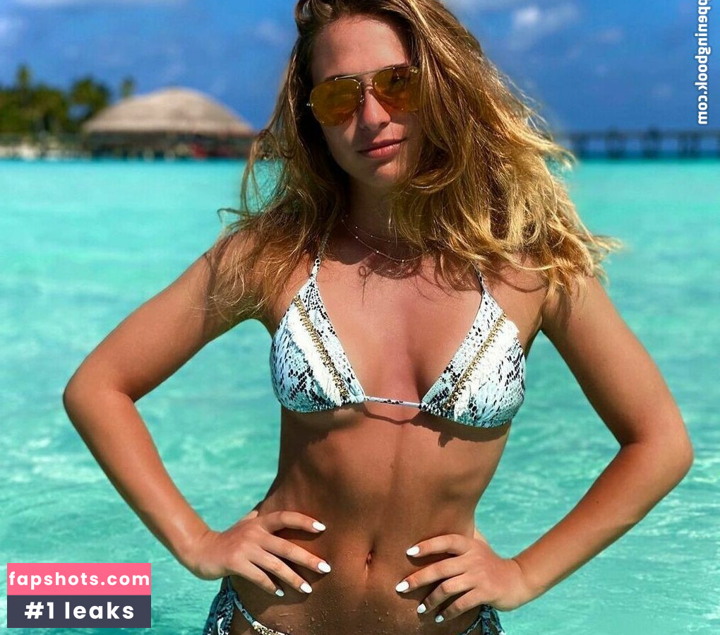 Sophia Flörsch gallery photo #10