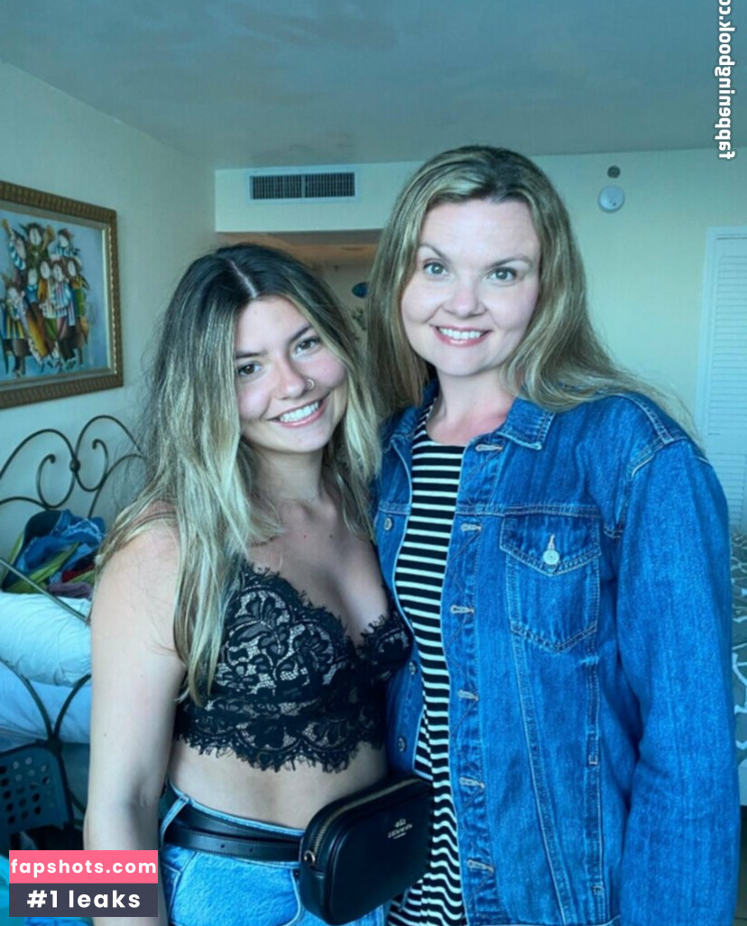 Sophia Johnson gallery photo #16