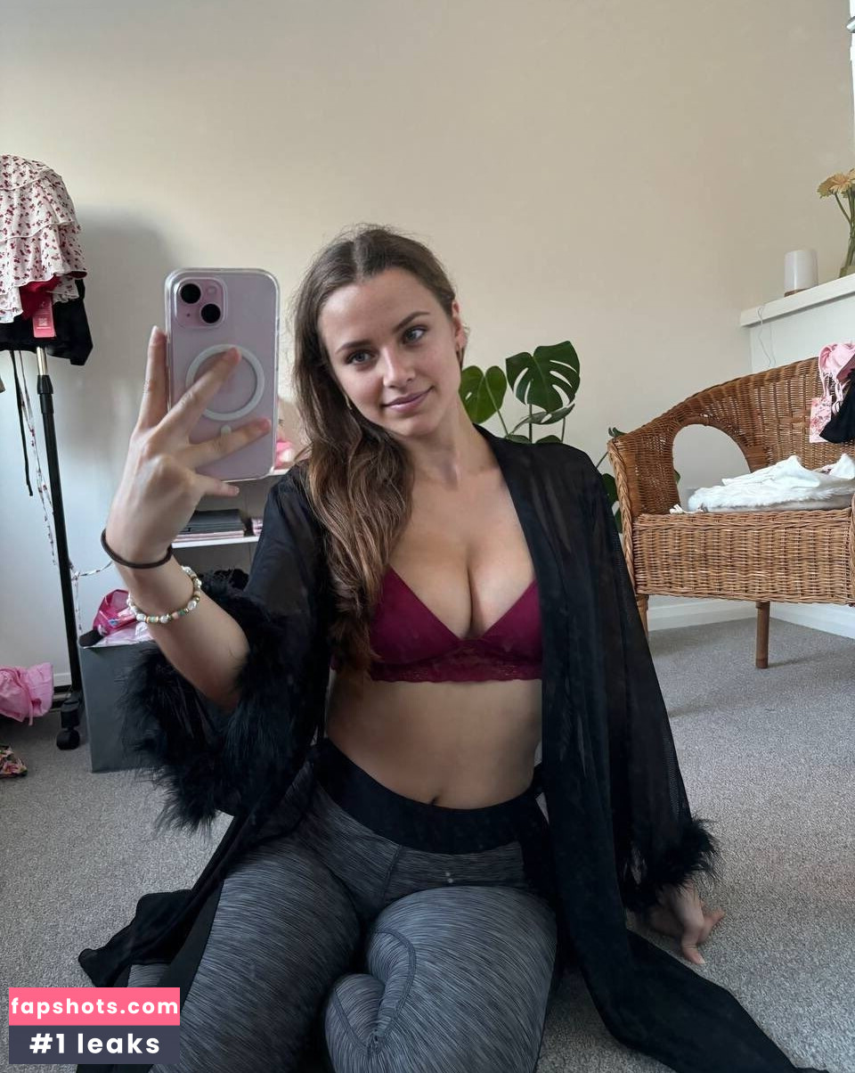 Sophia Kate gallery photo #3