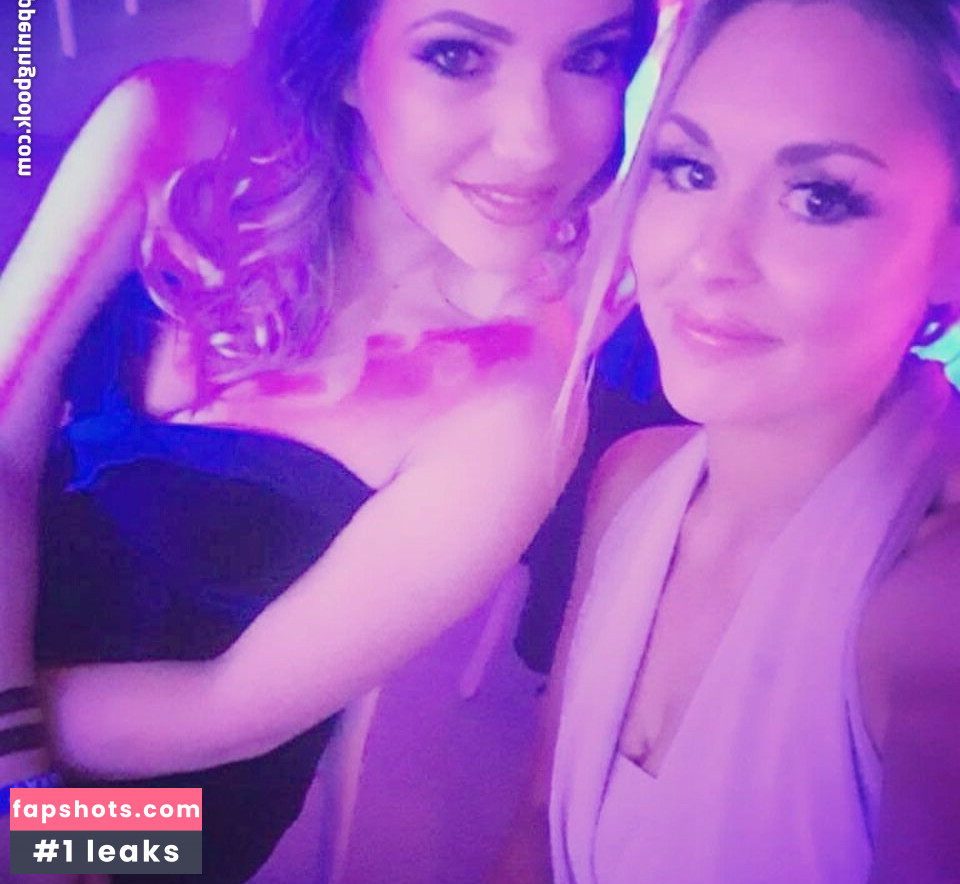 Sophia Knight gallery photo #29