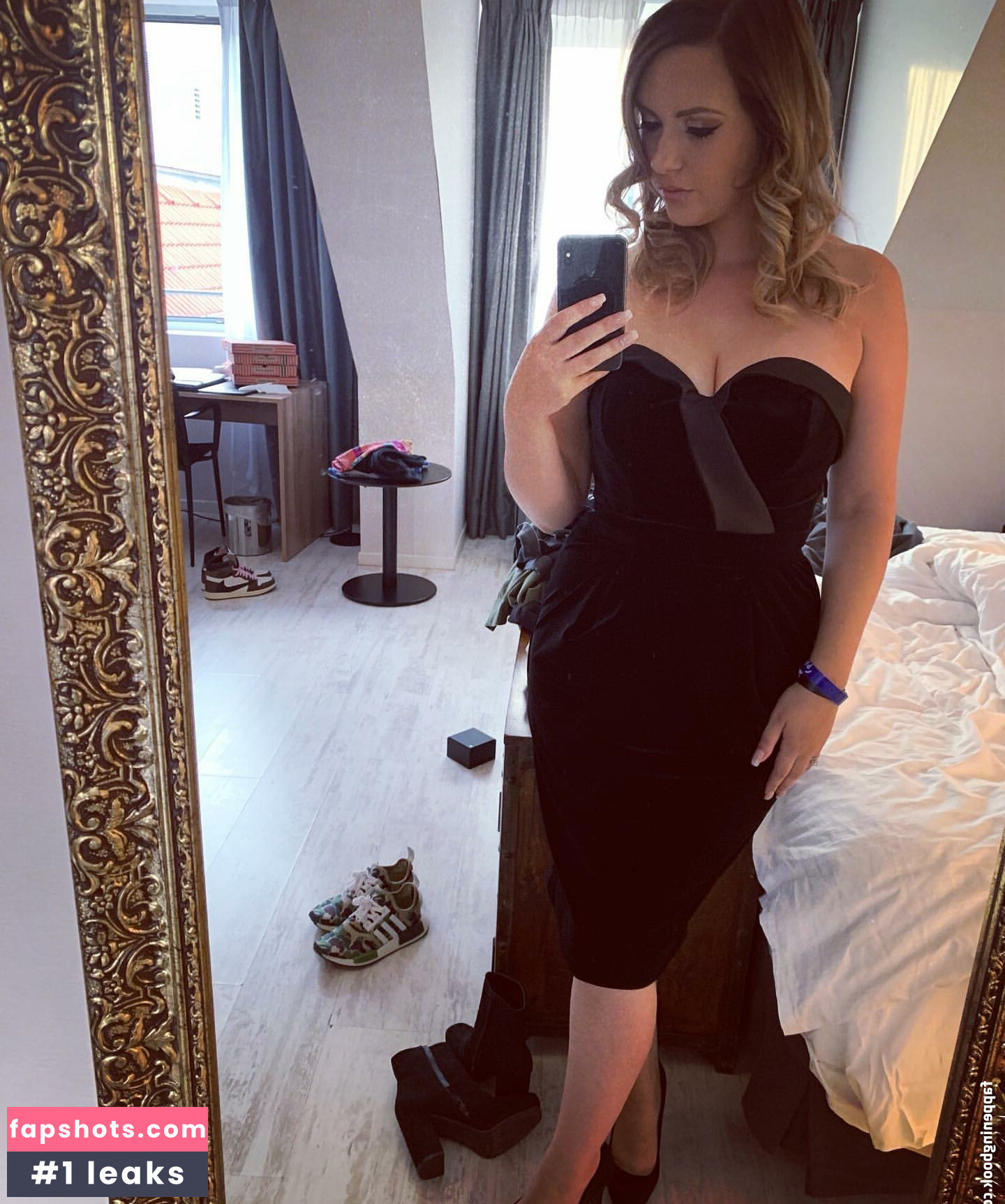 Sophia Knight gallery photo #36