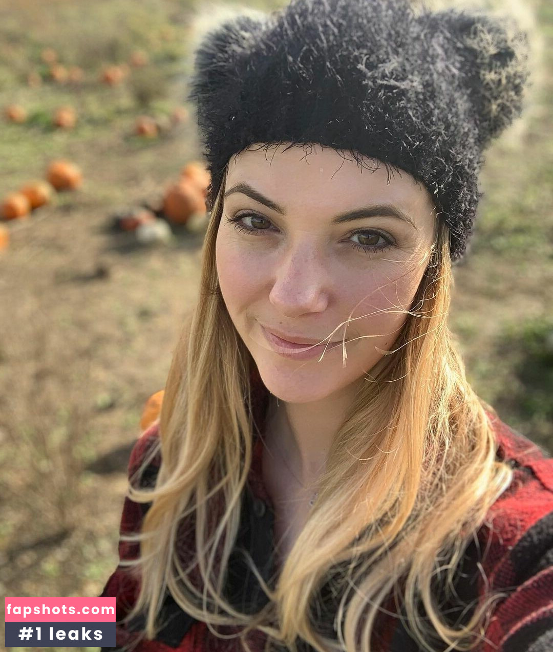 Sophia Knight gallery photo #37