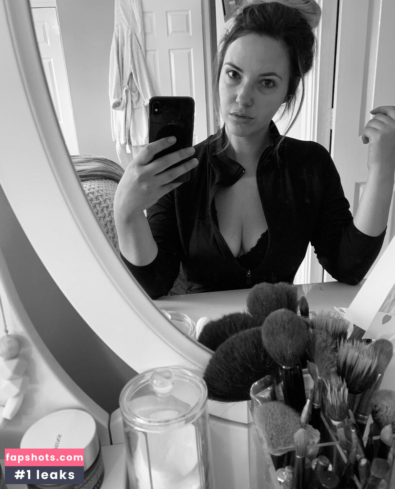 Sophia Knight gallery photo #58