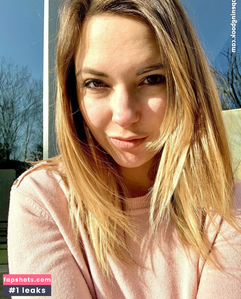 Sophia Knight gallery photo #62