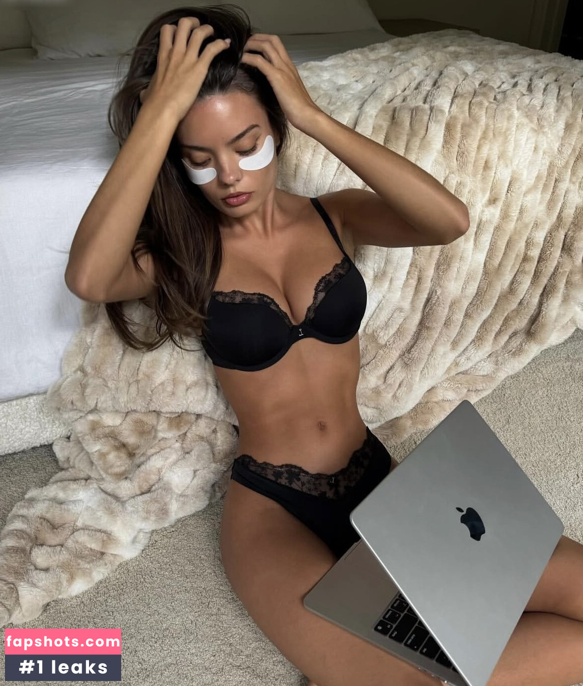 Sophia gallery photo #15