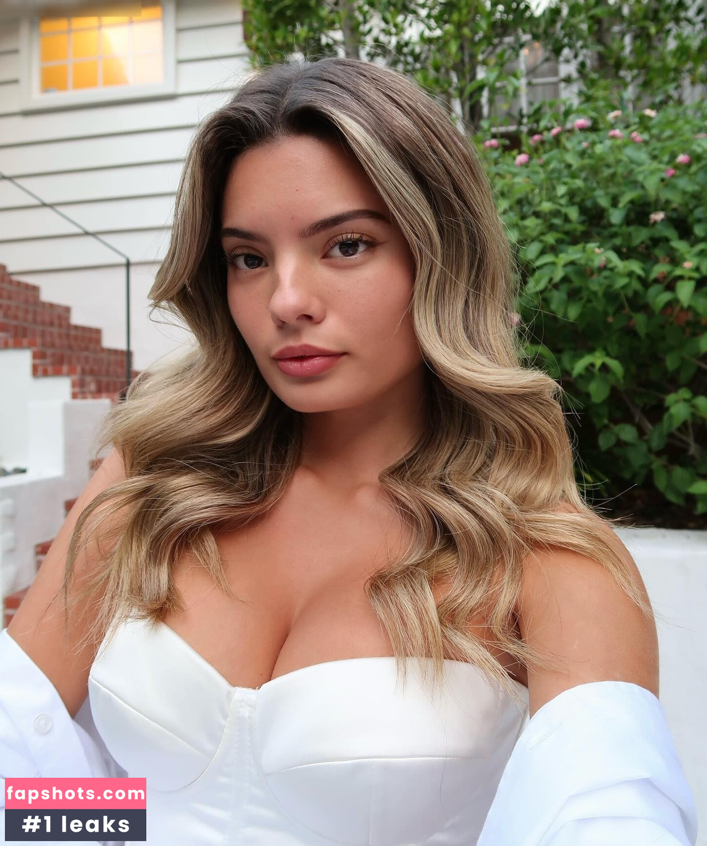 Sophia gallery photo #40