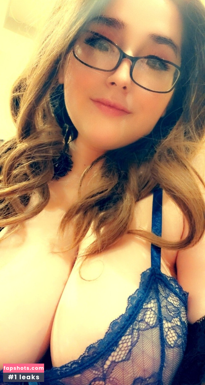 Sophia Swallow gallery photo #17