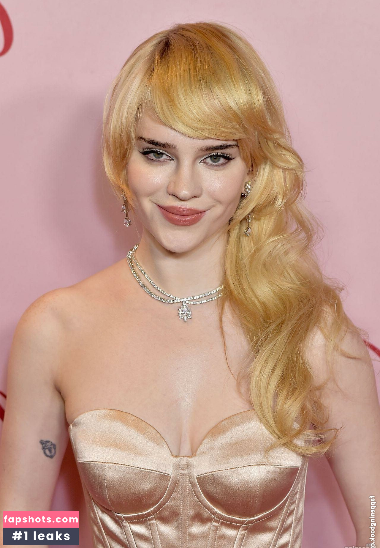 Sophia Thatcher gallery photo #13