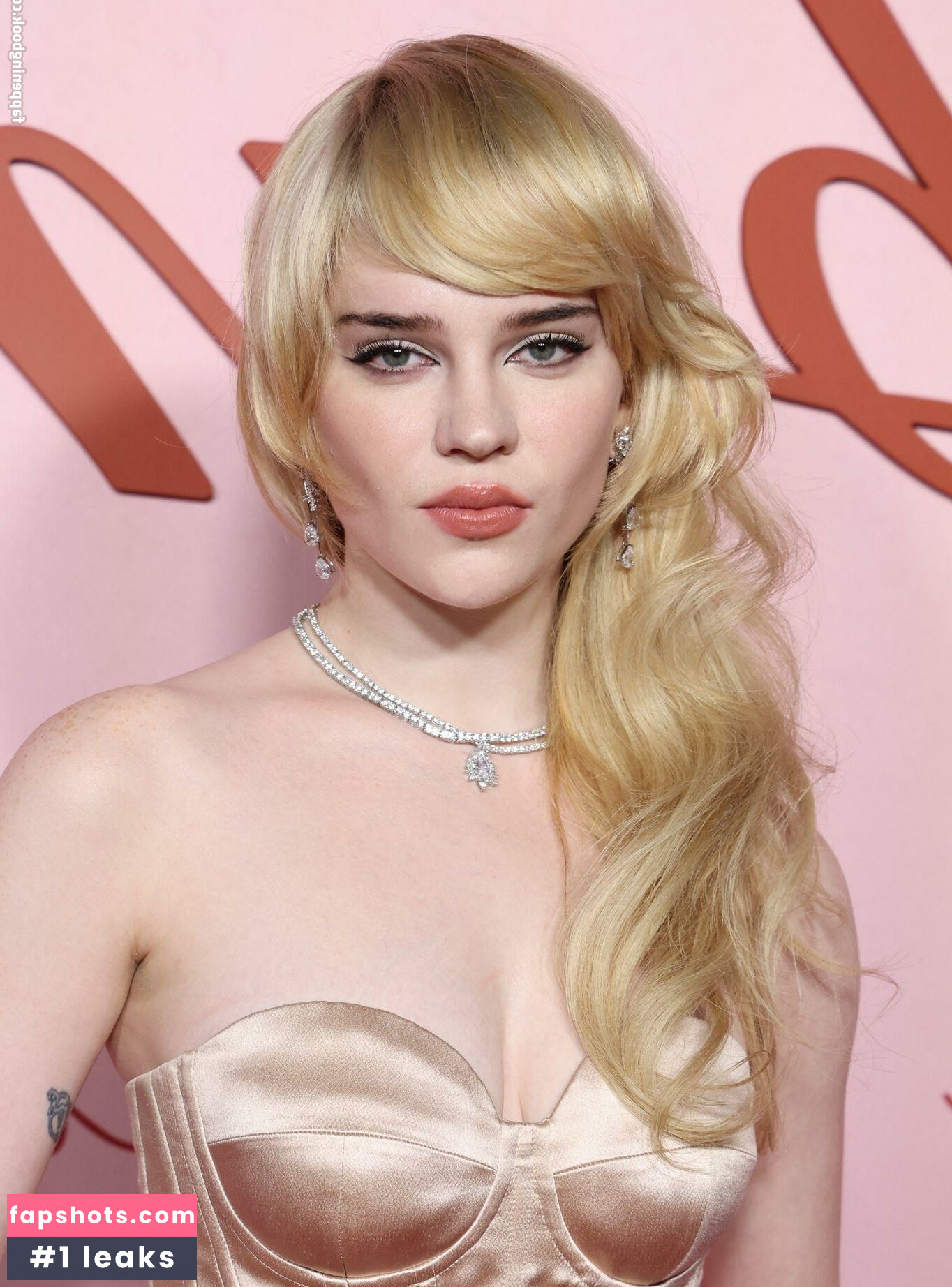 Sophia Thatcher gallery photo #27