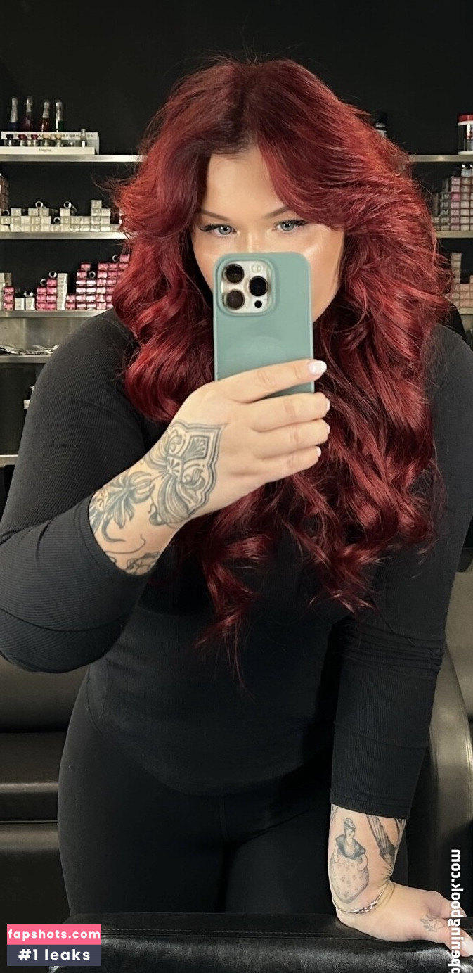 Sophia Thiel gallery photo #2