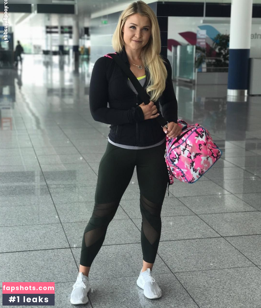 Sophia Thiel gallery photo #53