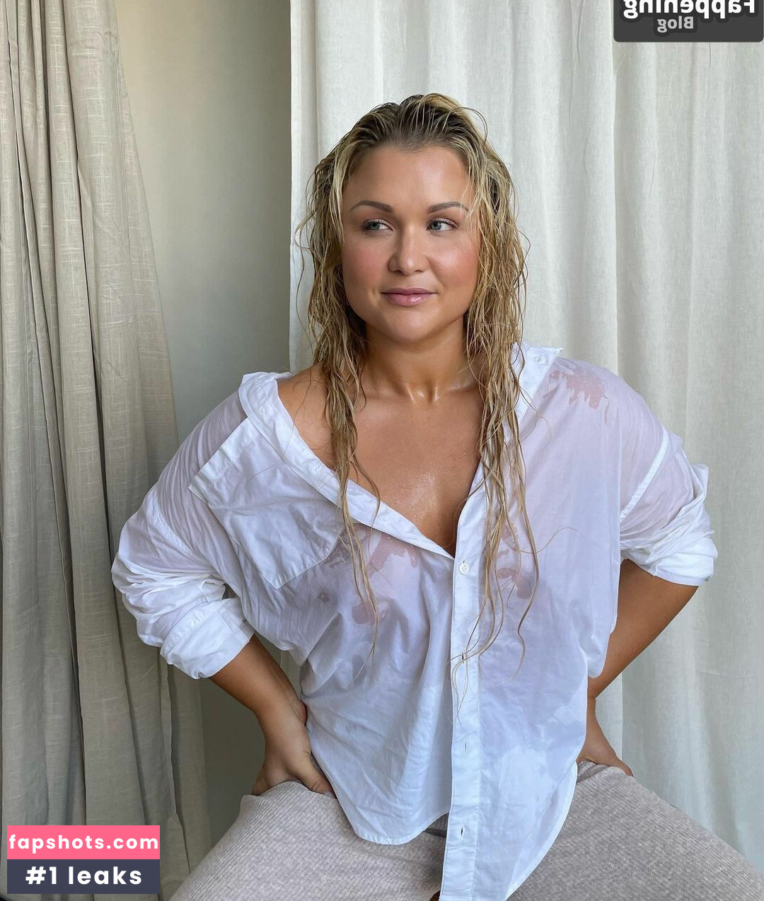 Sophia Thiel gallery photo #59