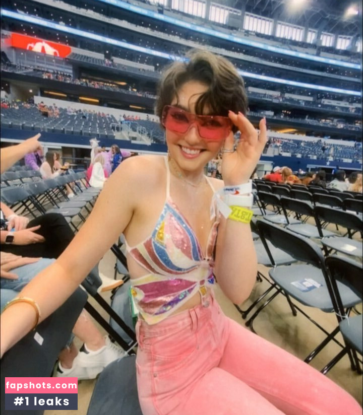 Sophia Woodward gallery photo #11