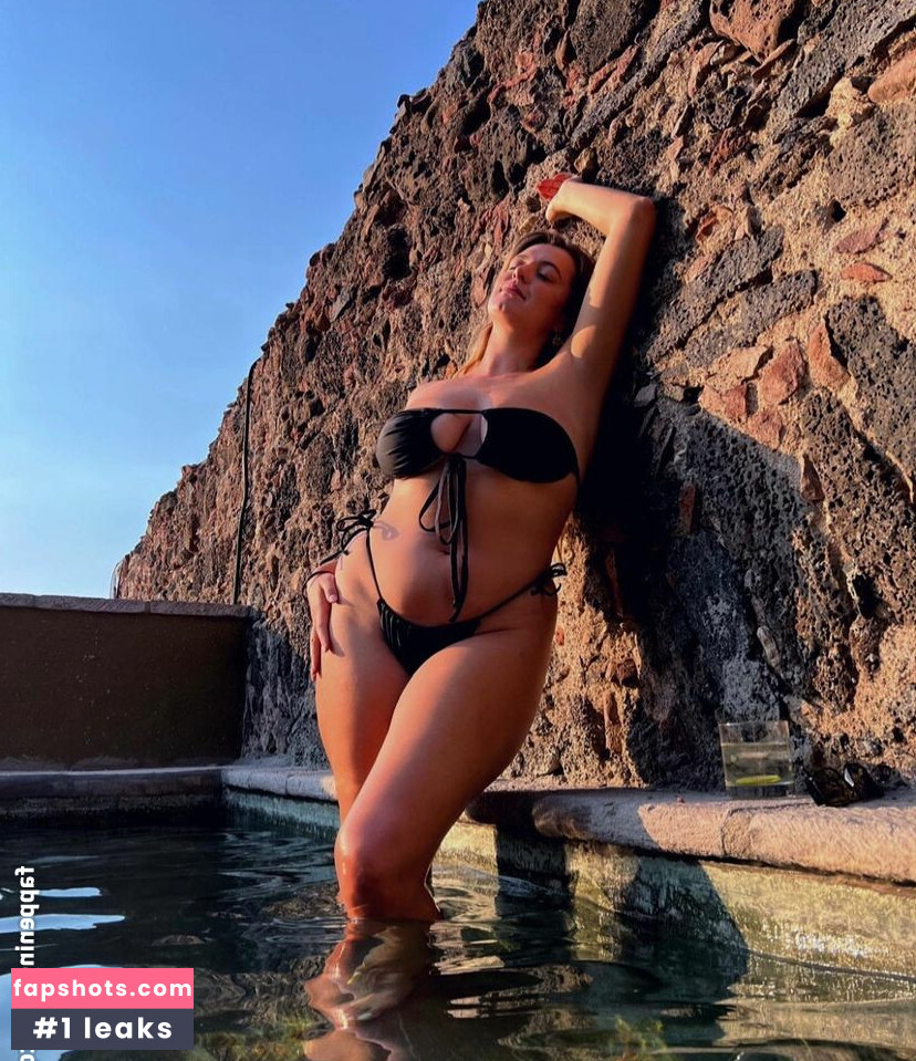 sophiahanvold gallery photo #12