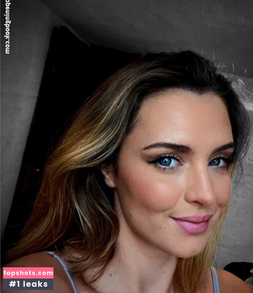 sophiahanvold gallery photo #10