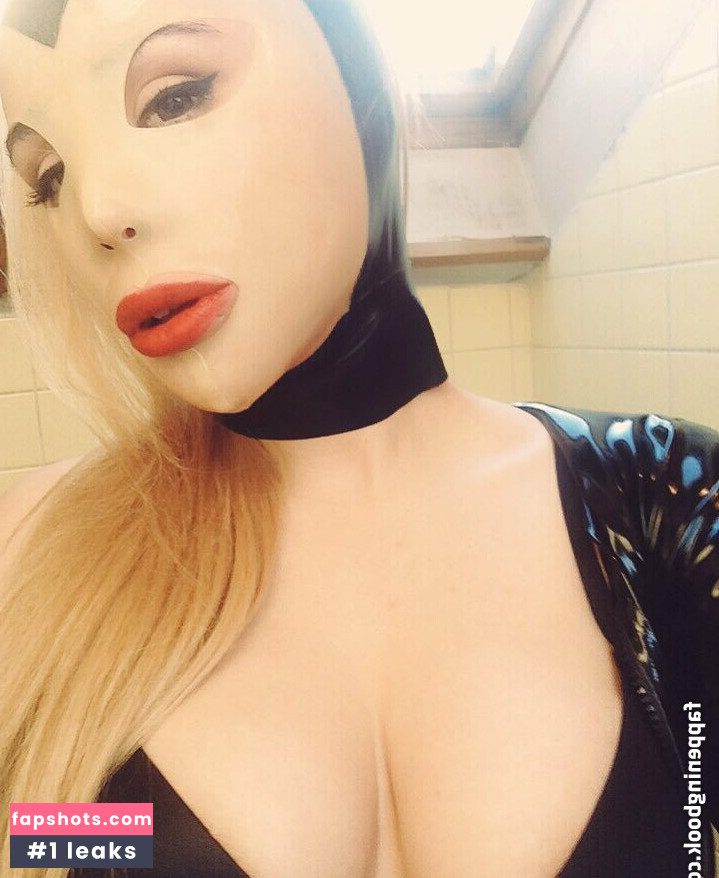 SophiaLarou gallery photo #27