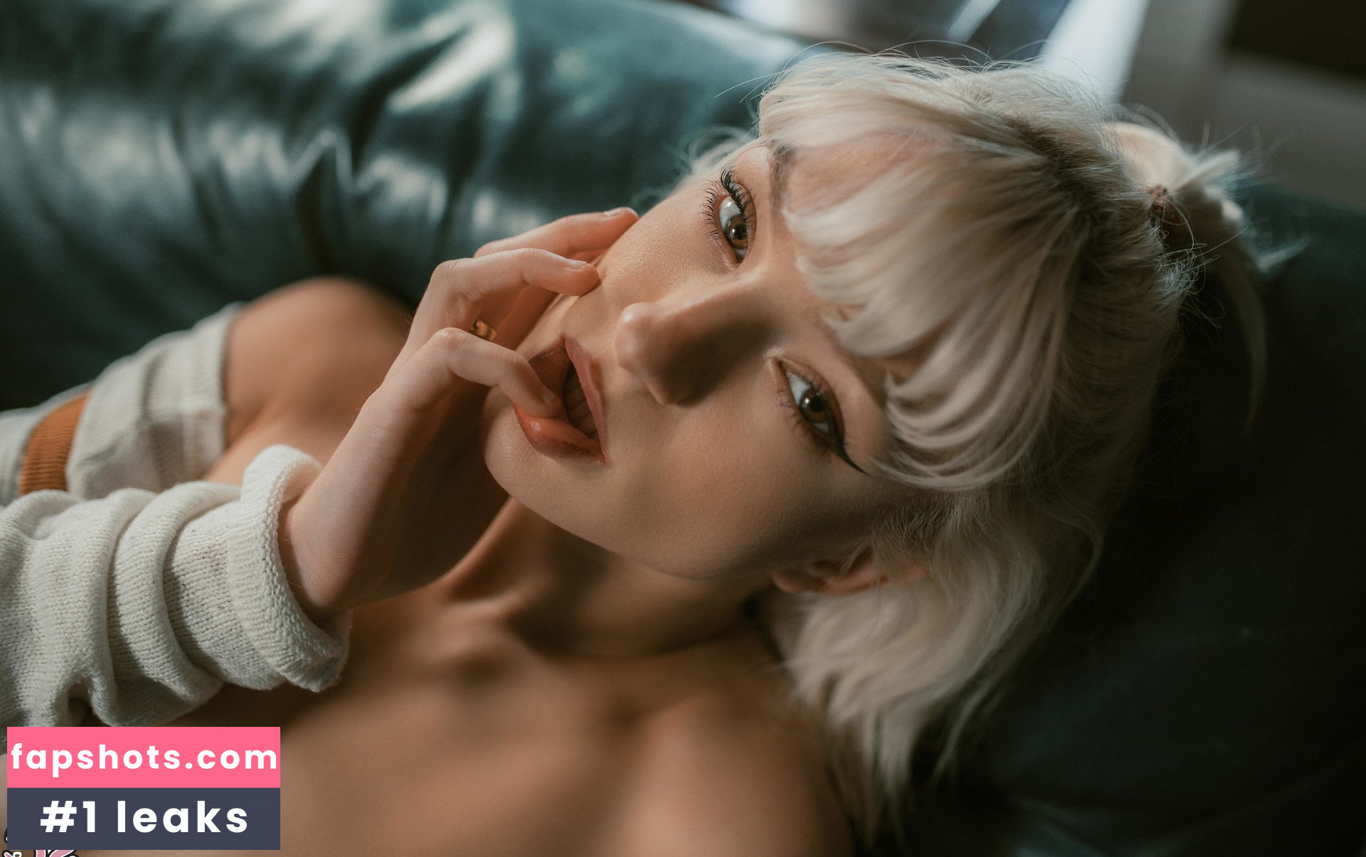 Sophie-Anne gallery photo #32