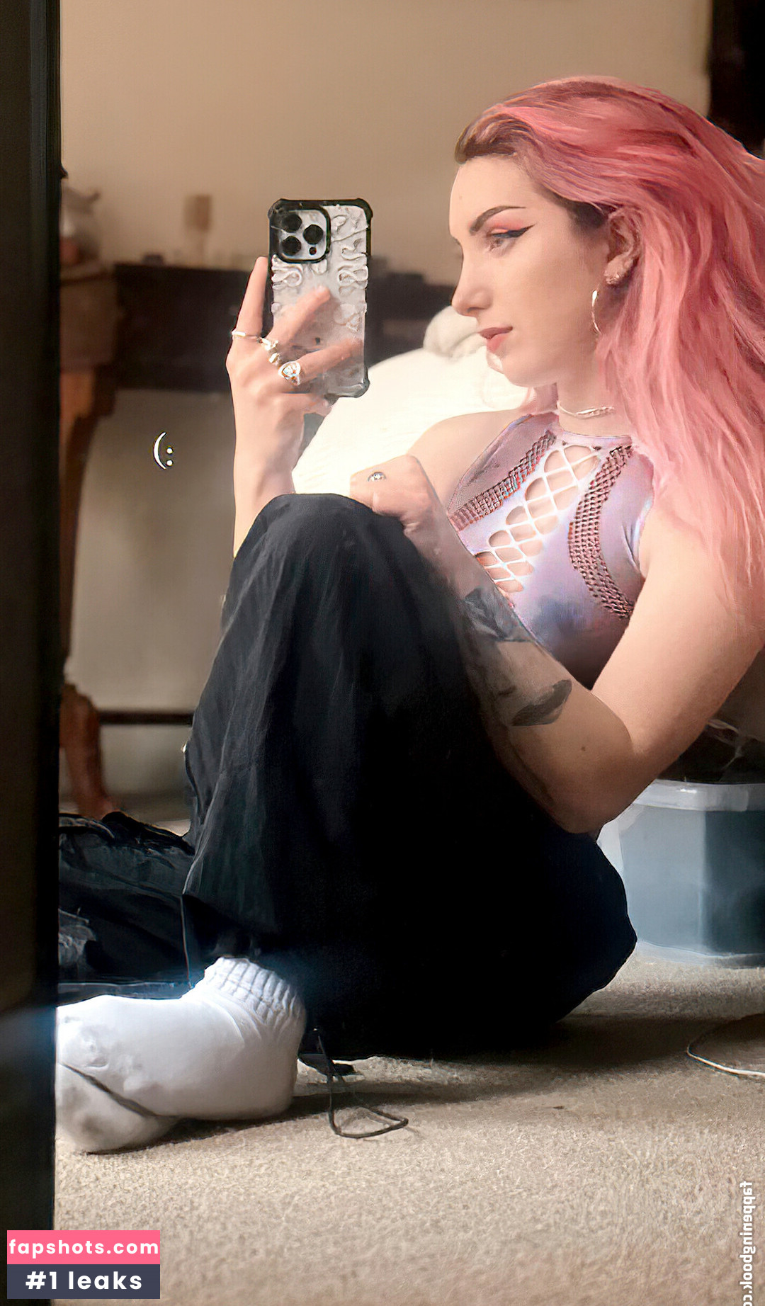 Sophie Burrell Nude Leaks OnlyFans Photos #17 - LeakJerk