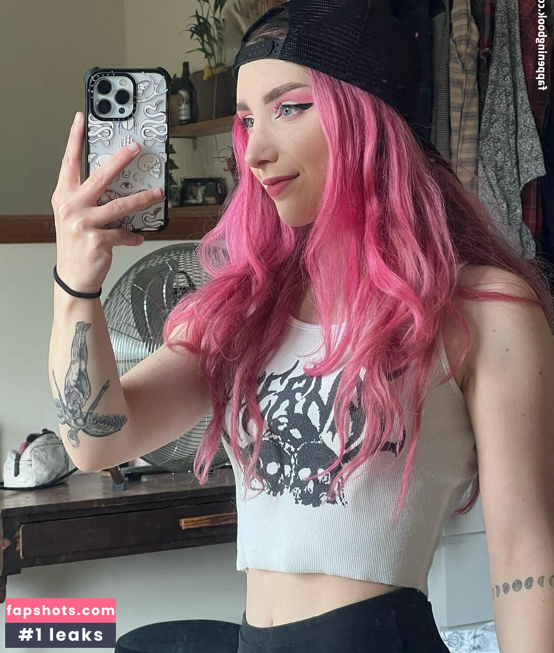 Sophie Burrell Nude Leaks OnlyFans Photos #30 - LeakJerk