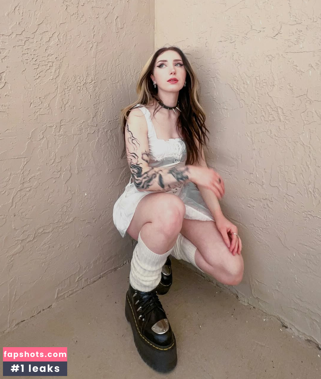 Sophie Burrell Nude Leaks OnlyFans Photos #5 - LeakJerk