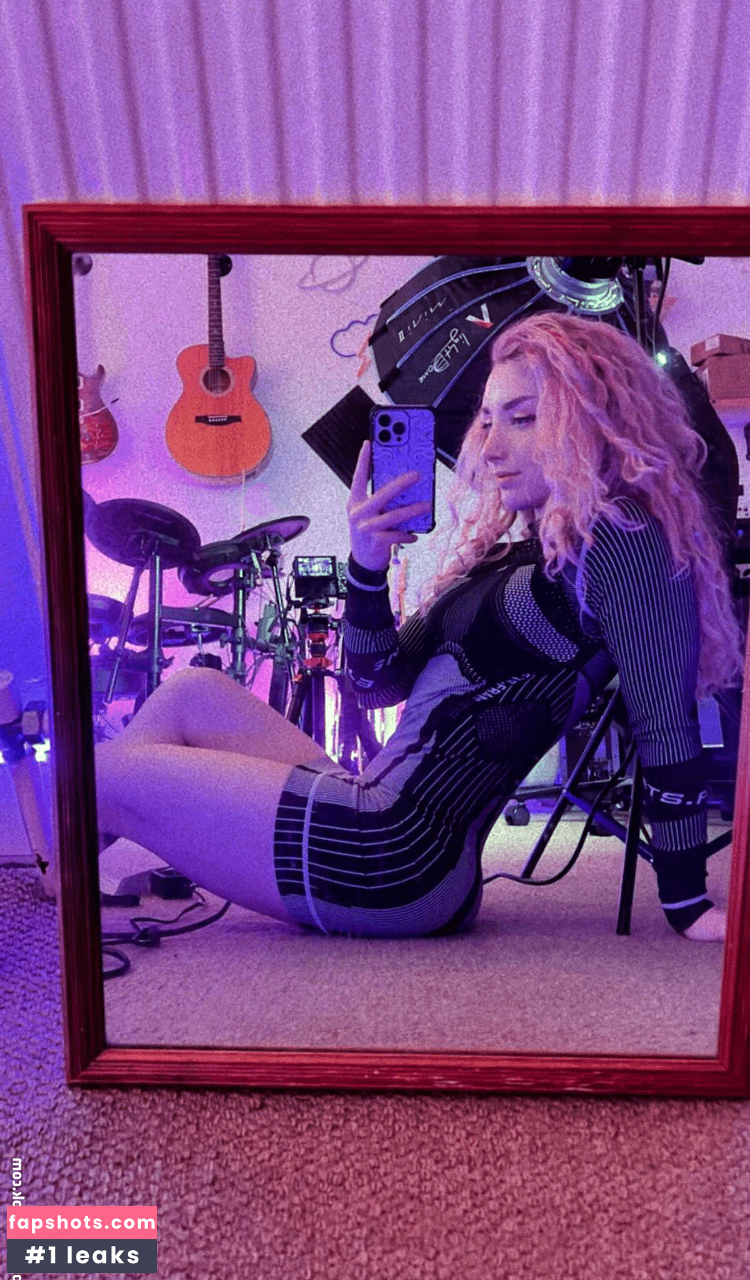 Sophie Burrell Nude Leaks OnlyFans Photos #9 - LeakJerk