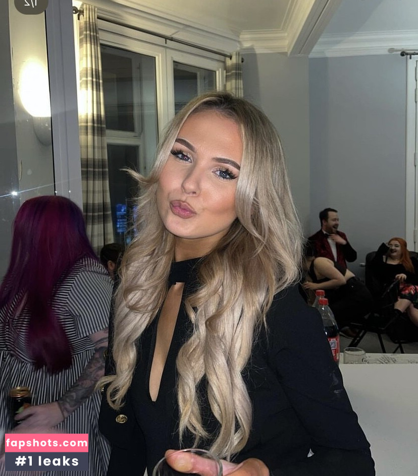 Sophie Campbell gallery photo #14