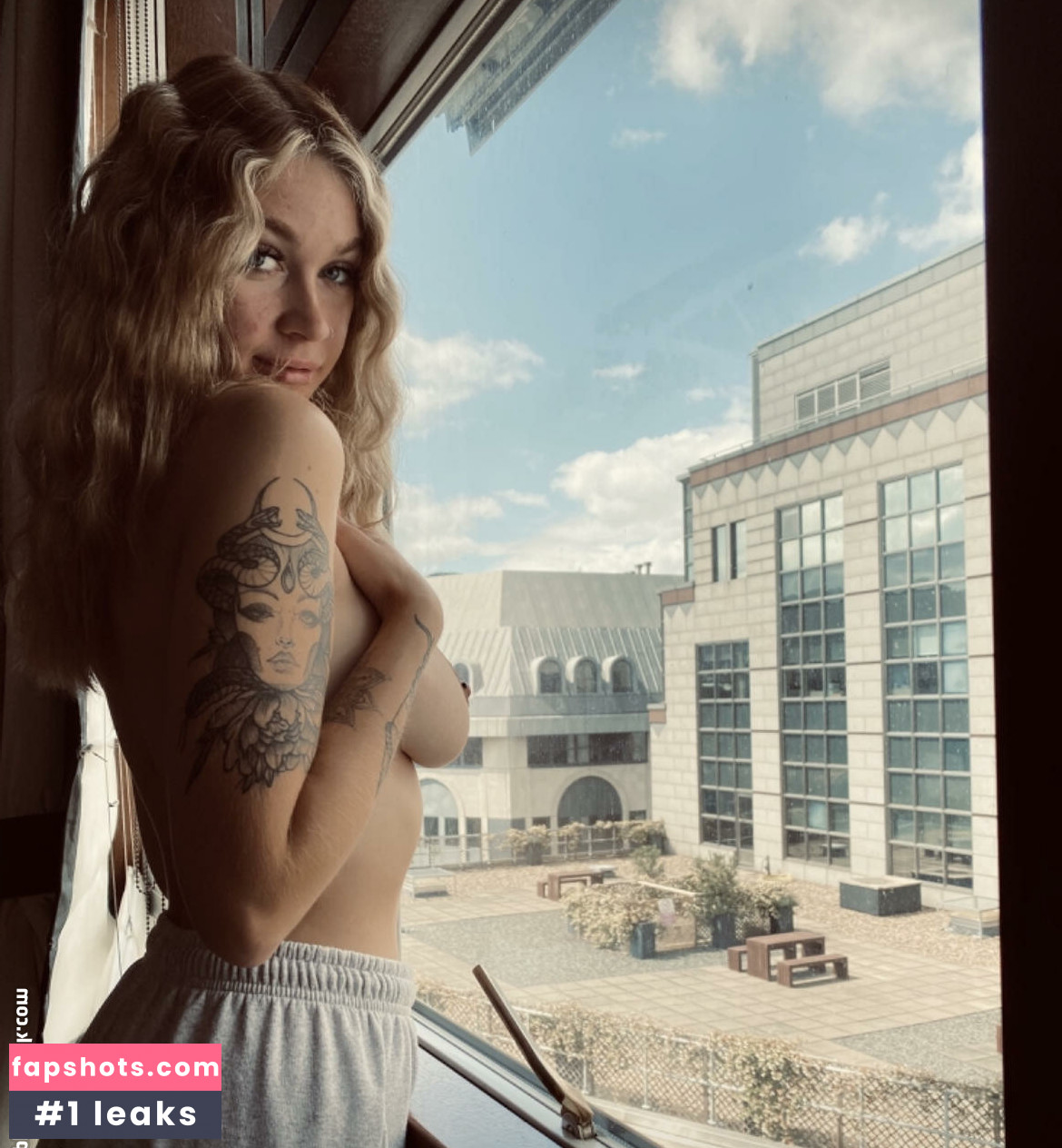 Sophie Carpenter Nude Leaks OnlyFans Photos #14 - LeakJerk