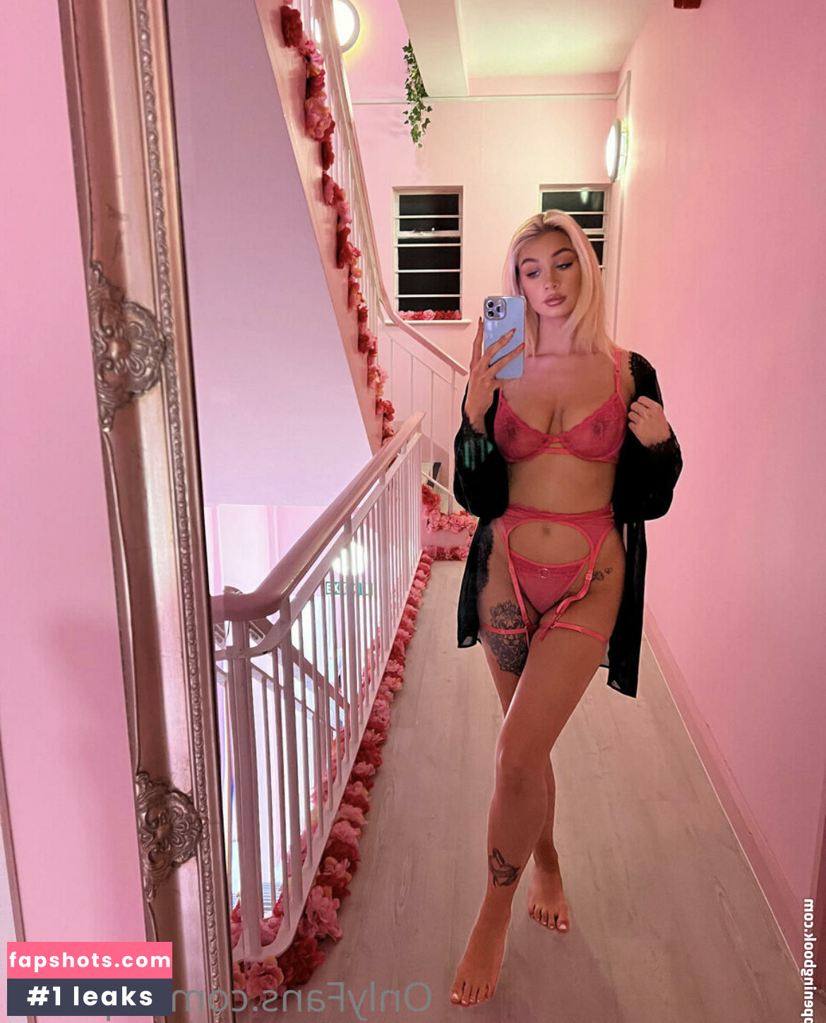 Sophie Carpenter Nude Leaks OnlyFans Photos #9 - LeakJerk