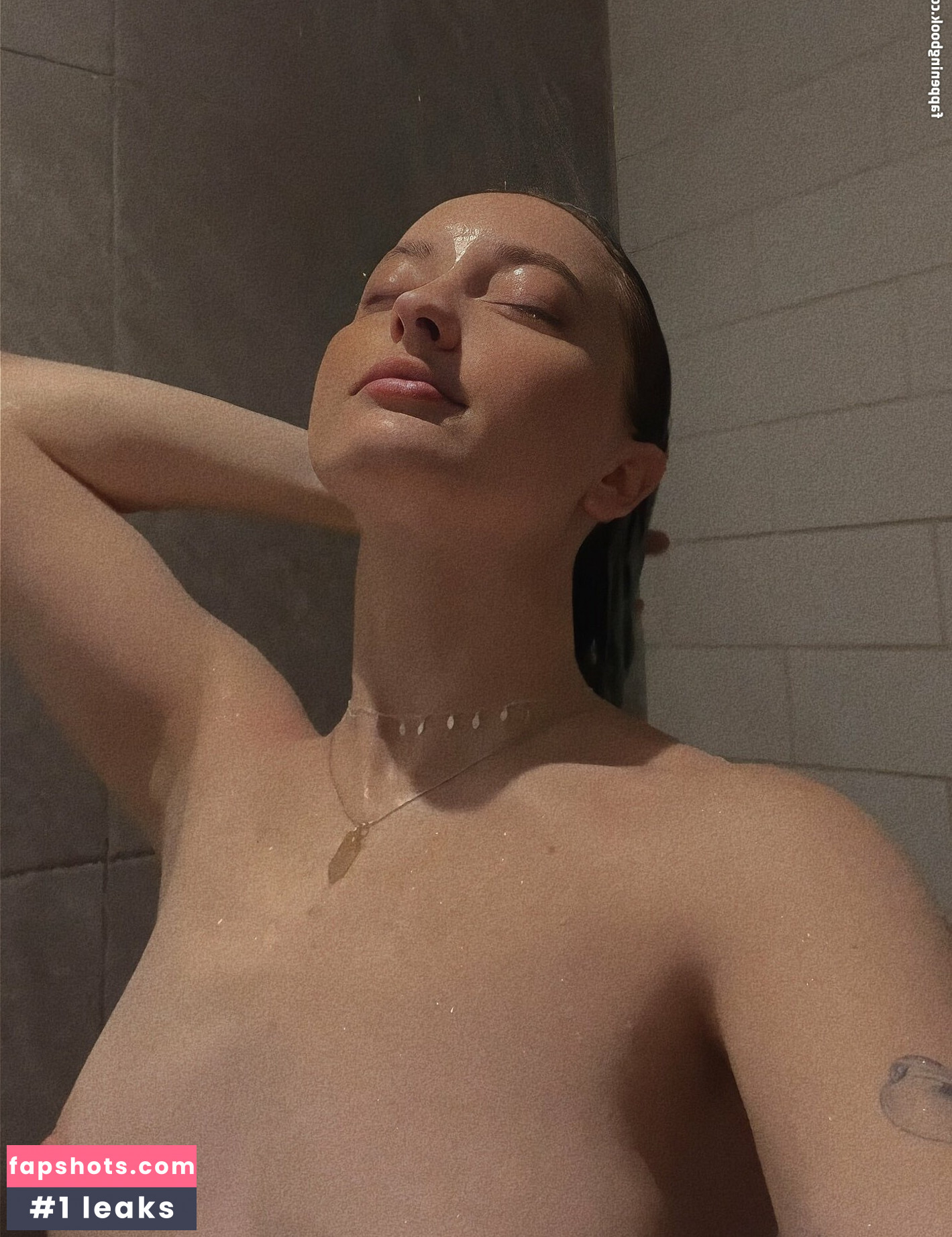 Sophie Carson gallery photo #16