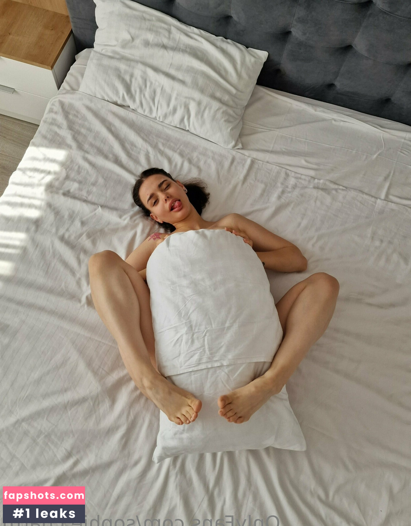 sophie.charm gallery photo #7