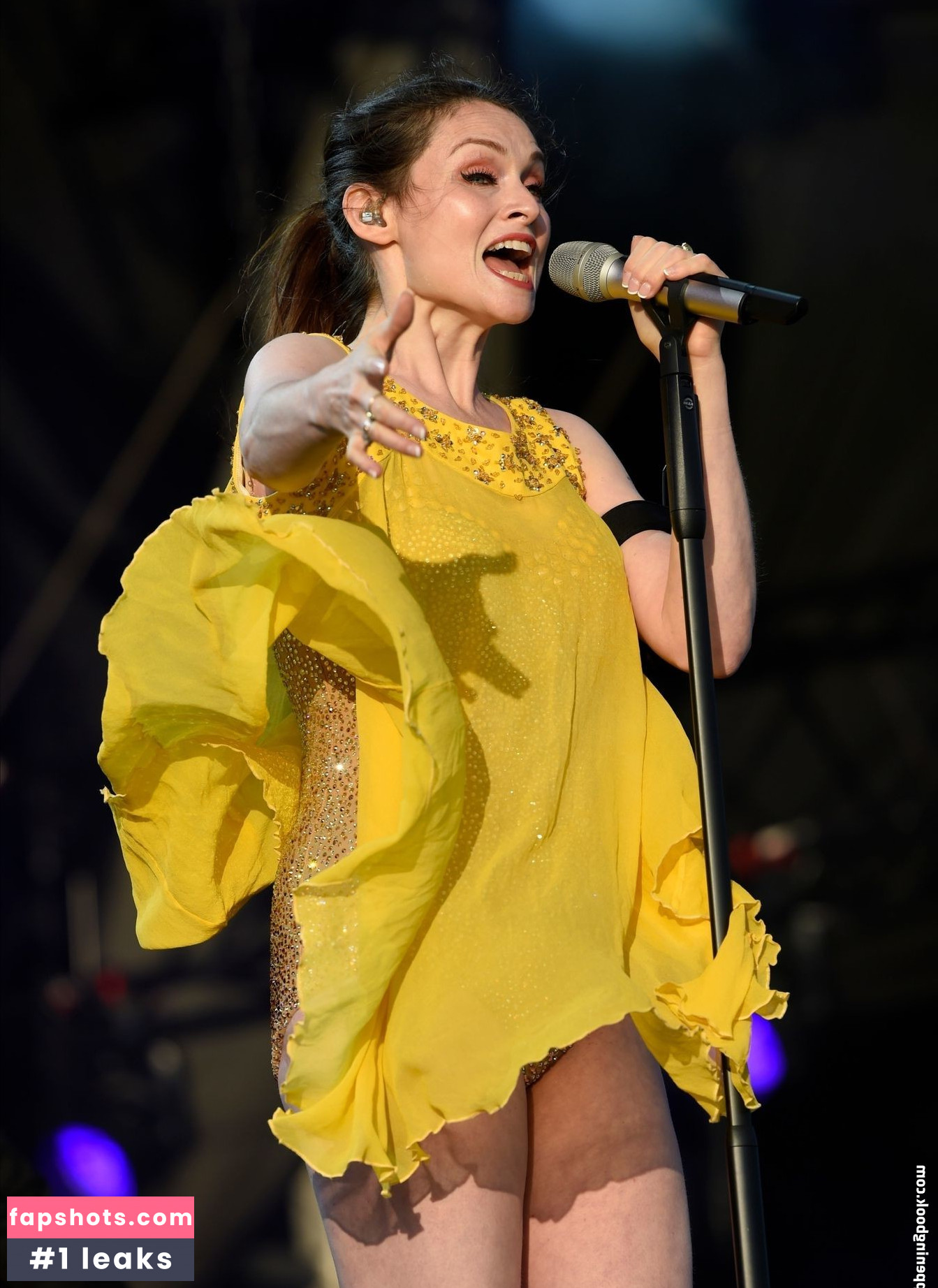 Sophie Ellis Bextor Nahé úniky fotek pouze od fanoušků #159 - Fapshots