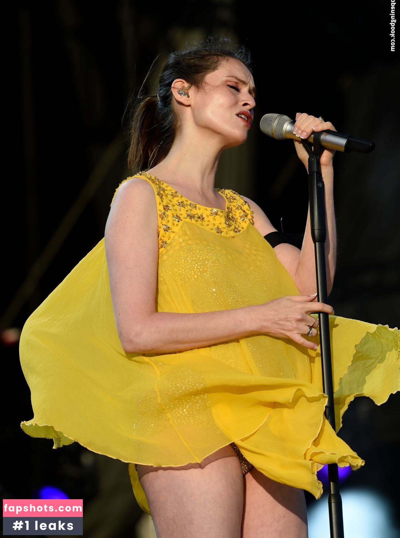 Sophie Ellis Bextor Nahé úniky fotek pouze od fanoušků #163 - Fapshots