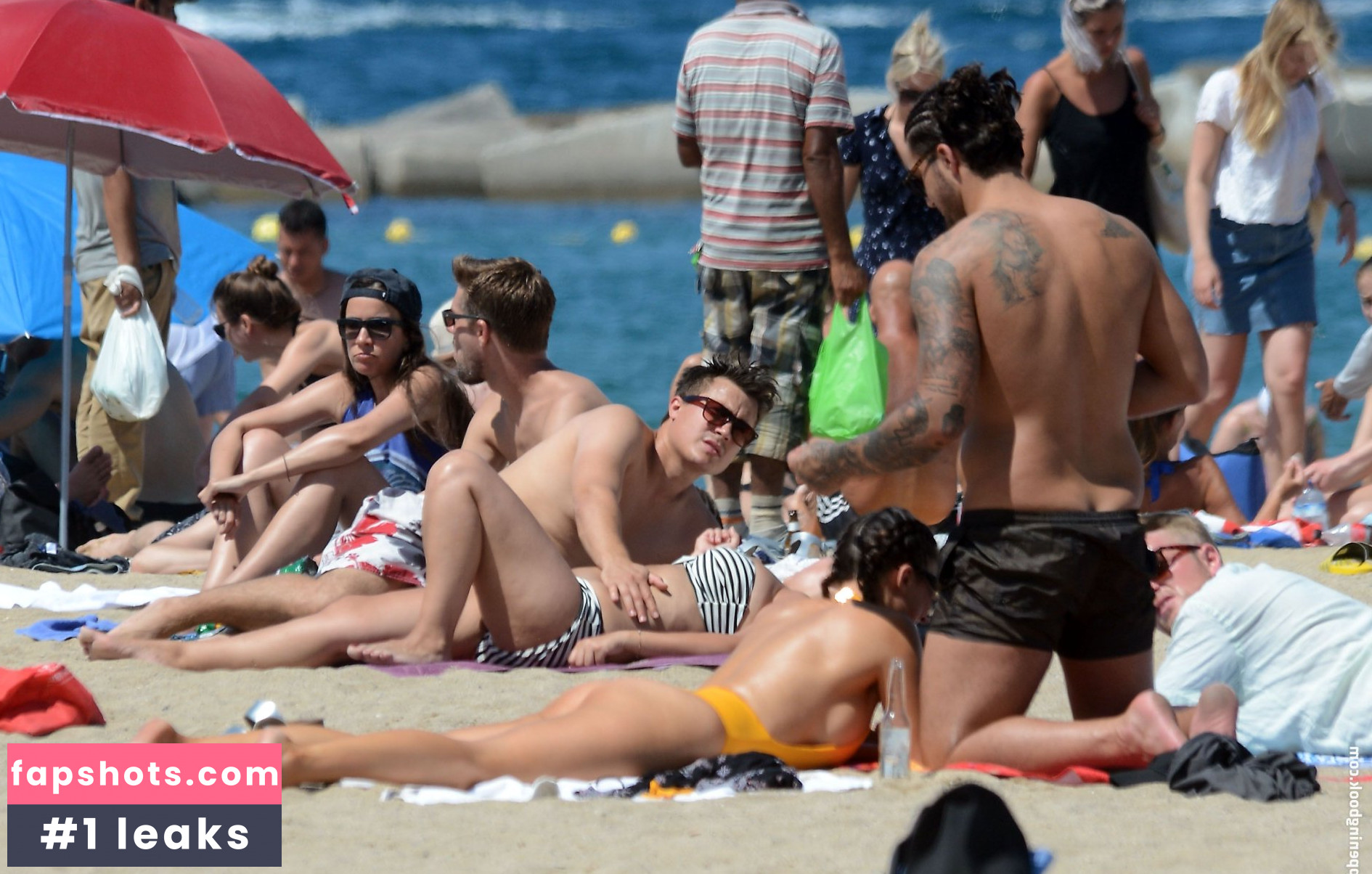 Sophie Gradon Nude Leaks OnlyFans Photos #46 - LeakJerk