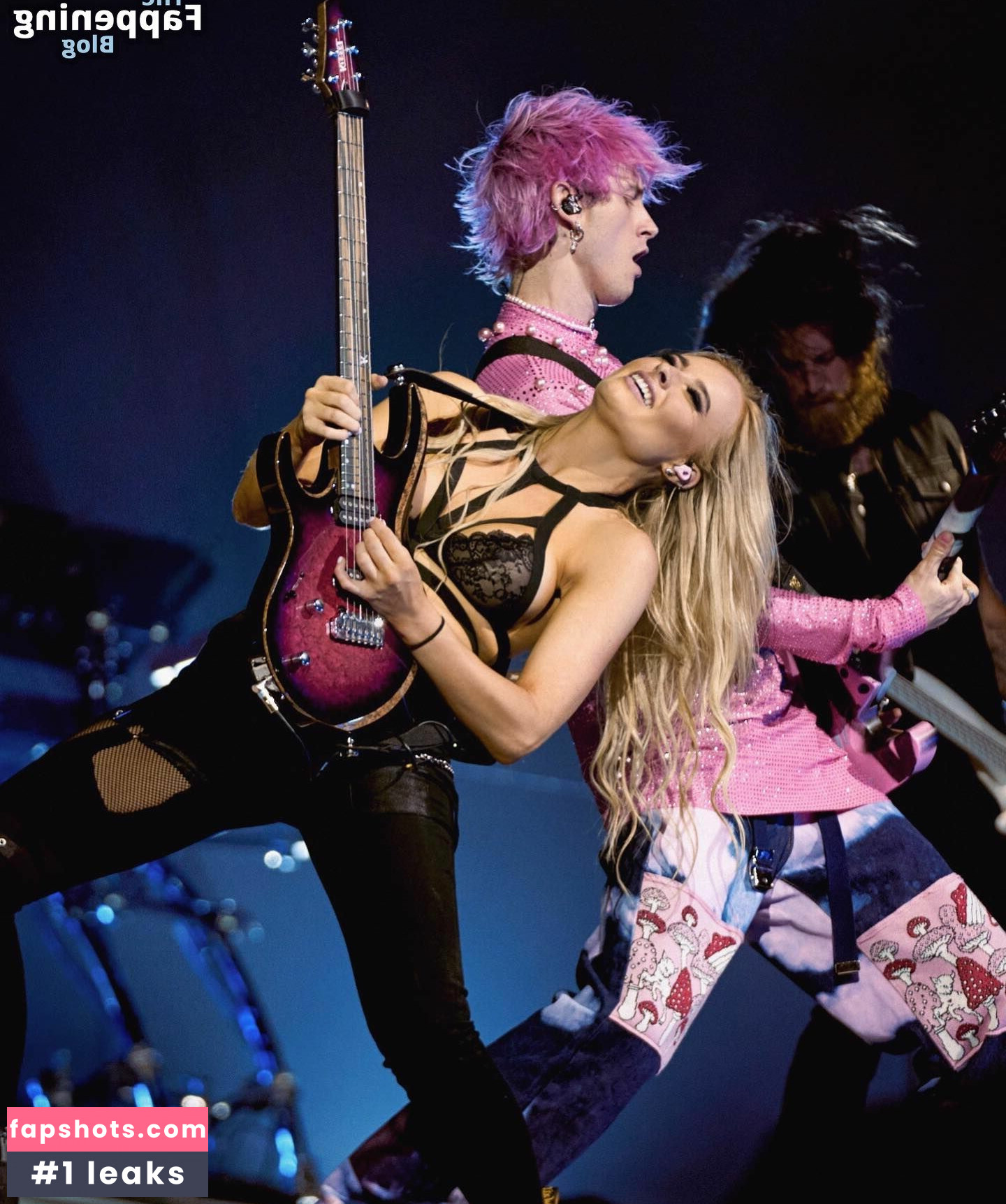 Sophie Lloyd gallery photo #16