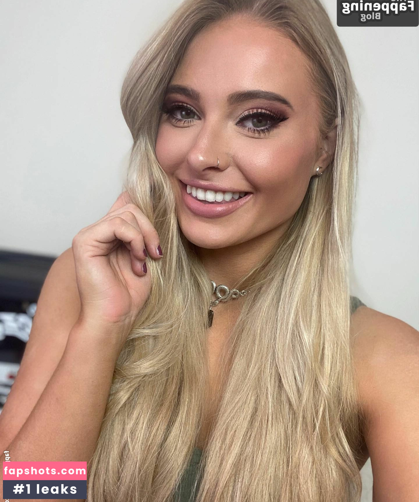 Sophie Lloyd gallery photo #19