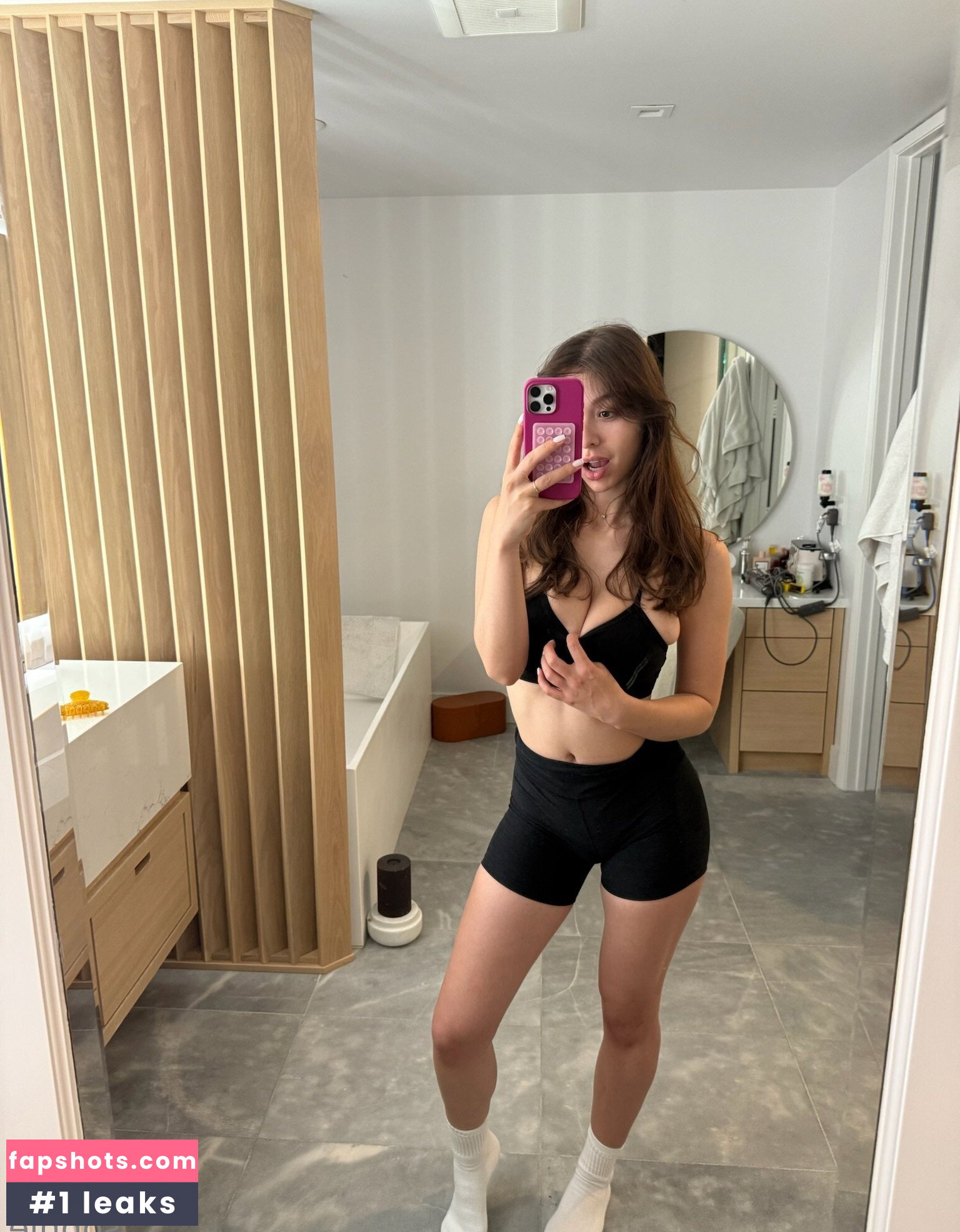 Sophie Mudd gallery photo #1039
