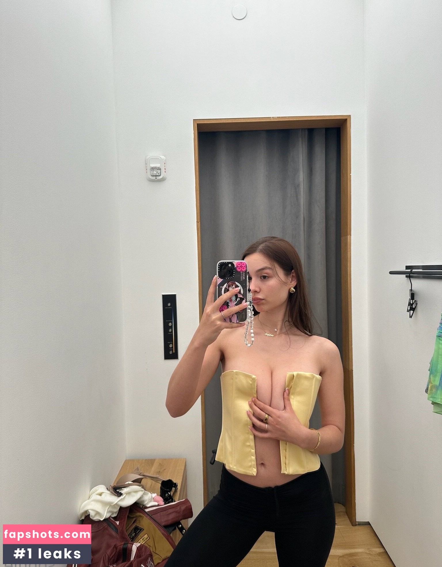 Sophie Mudd gallery photo #254