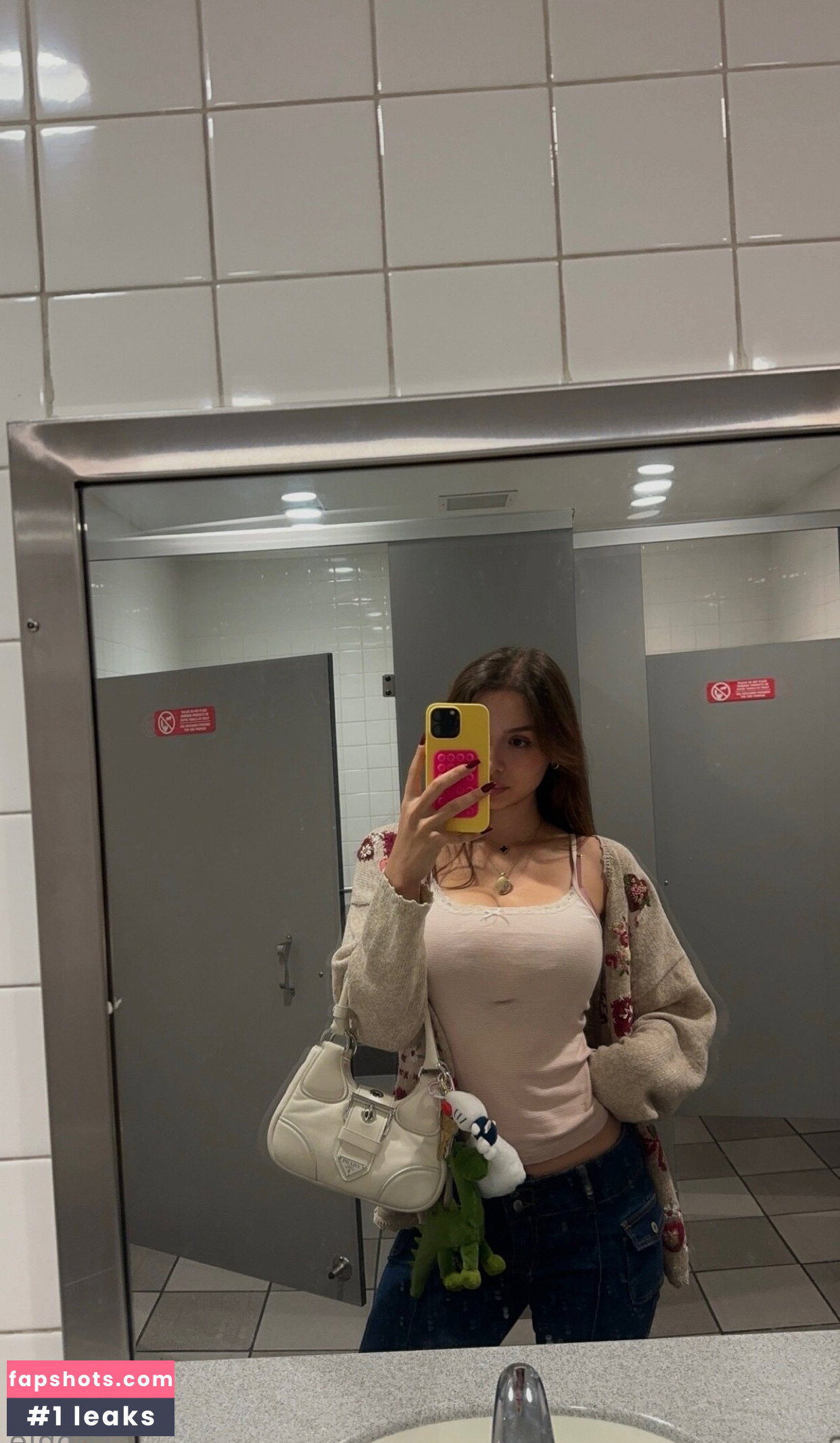 Sophie Mudd gallery photo #2132