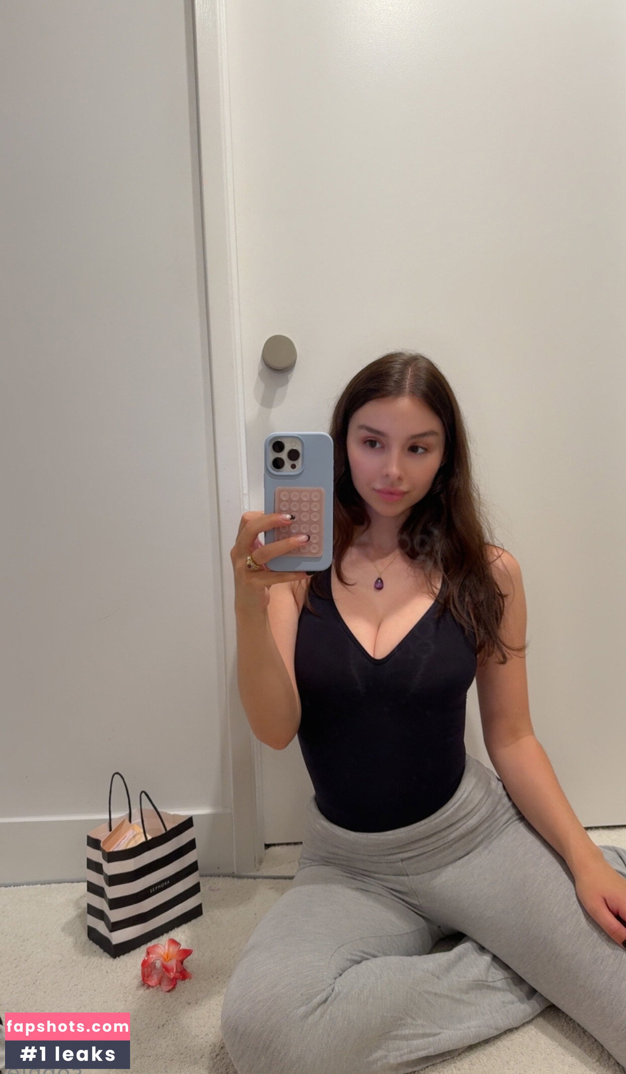 Sophie Mudd gallery photo #2464