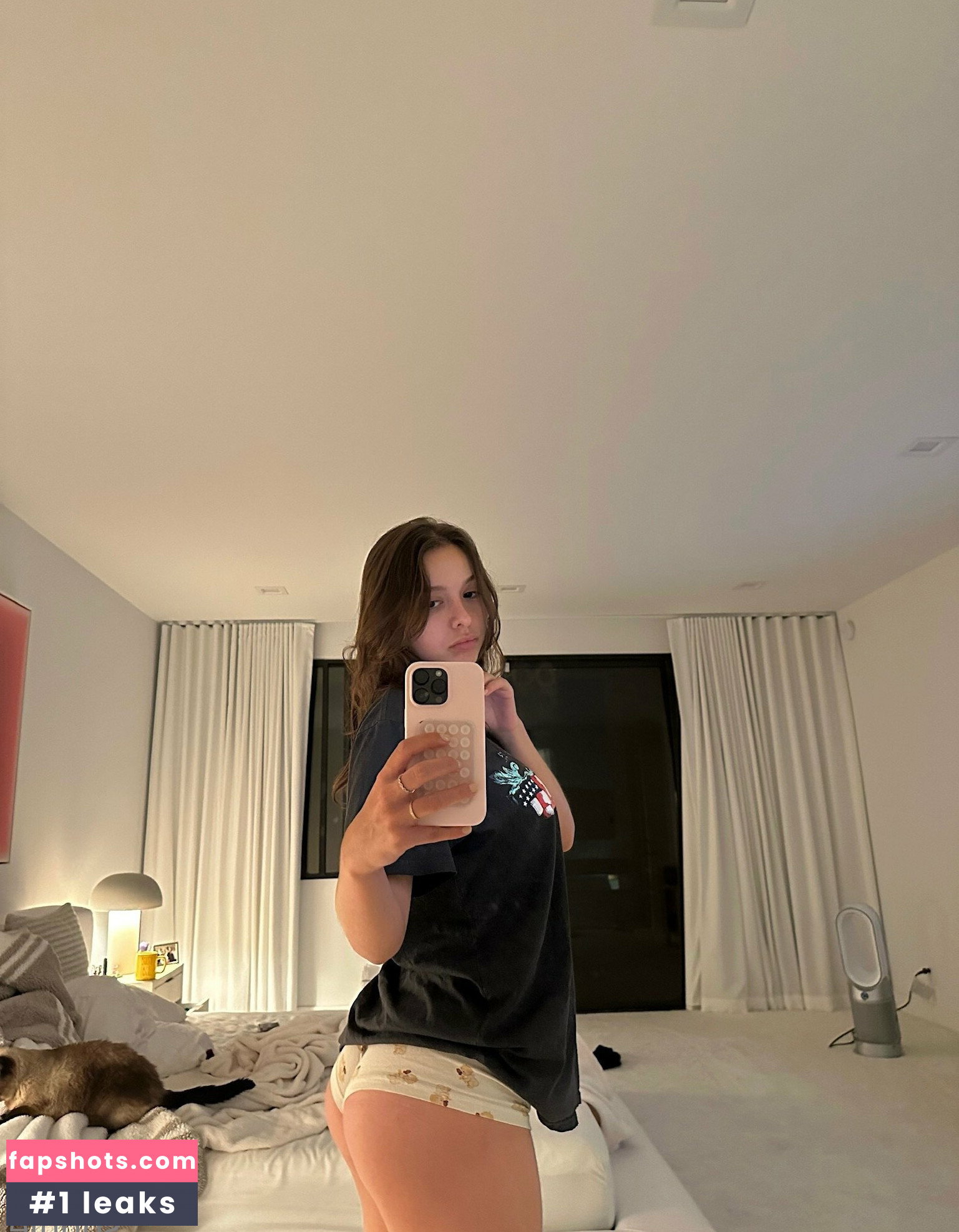 Sophie Mudd gallery photo #2375