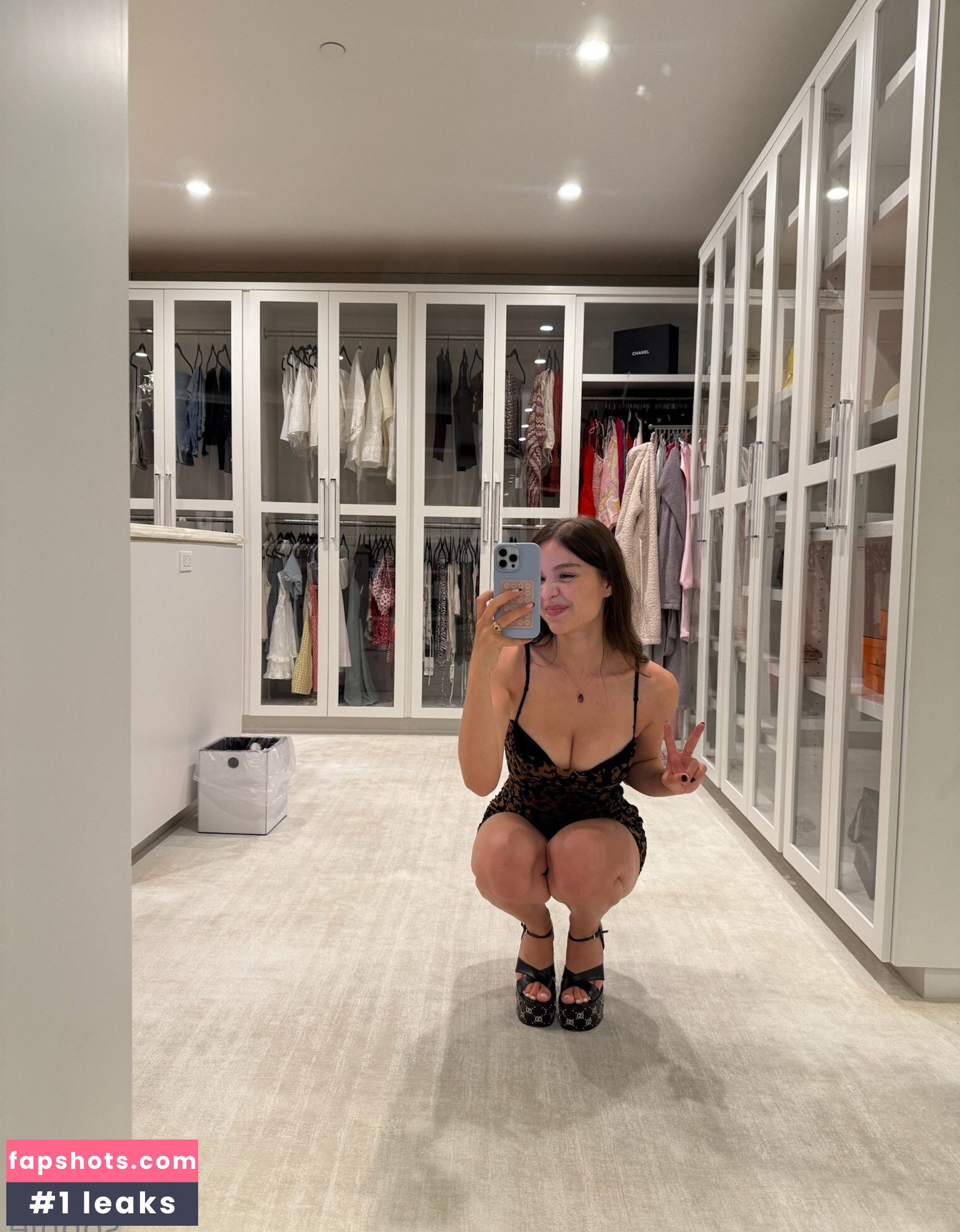 Sophie Mudd gallery photo #1014
