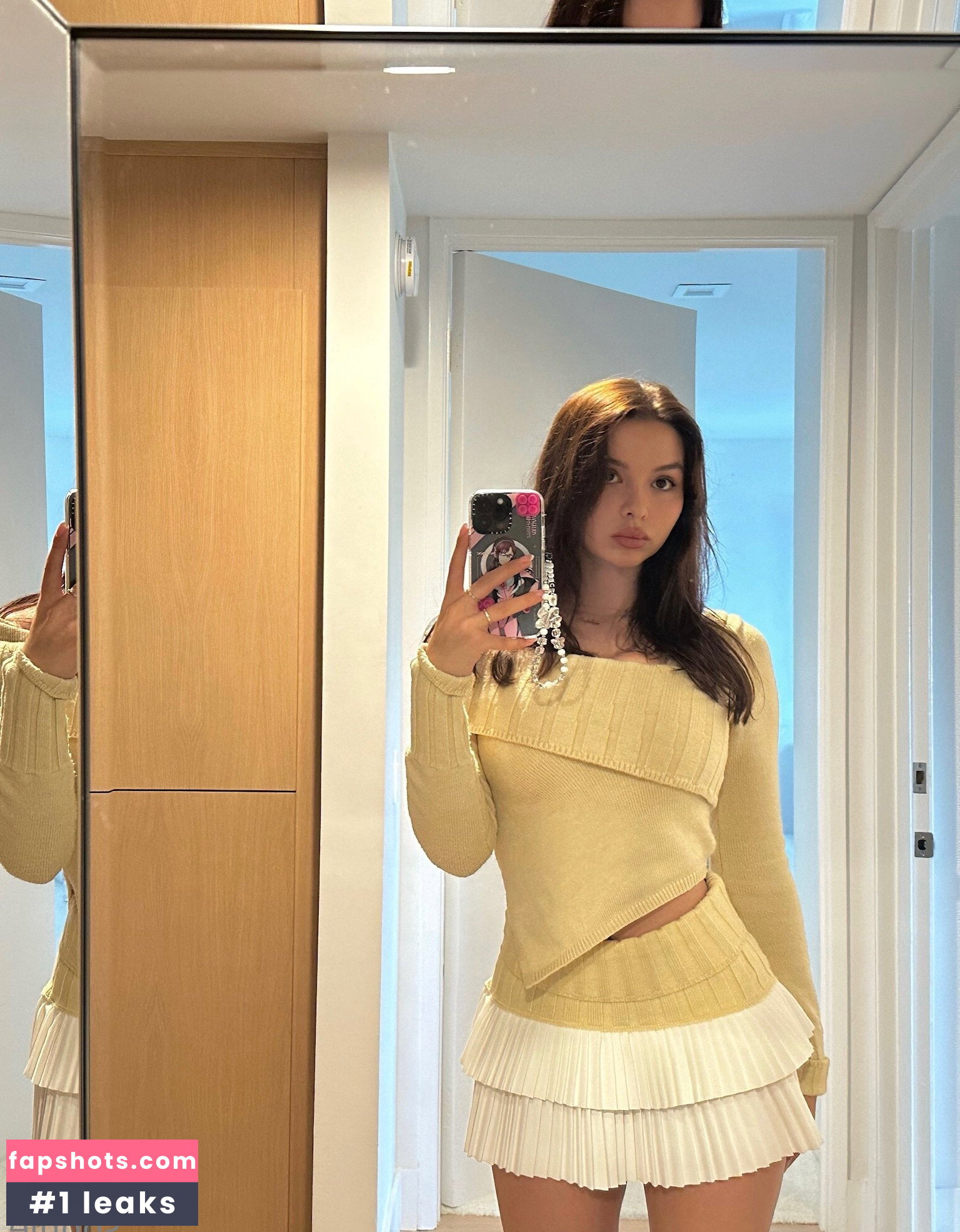 Sophie Mudd gallery photo #980