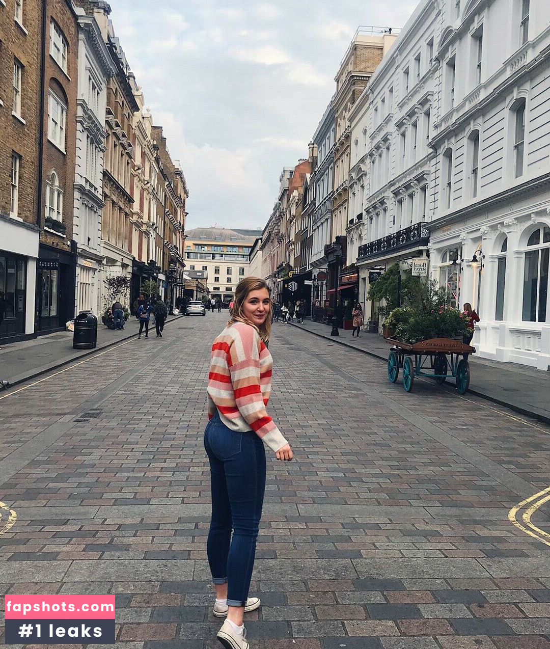 Sophie Nelisse Filtración Desnuda OnlyFans Foto #13 - Fapshots