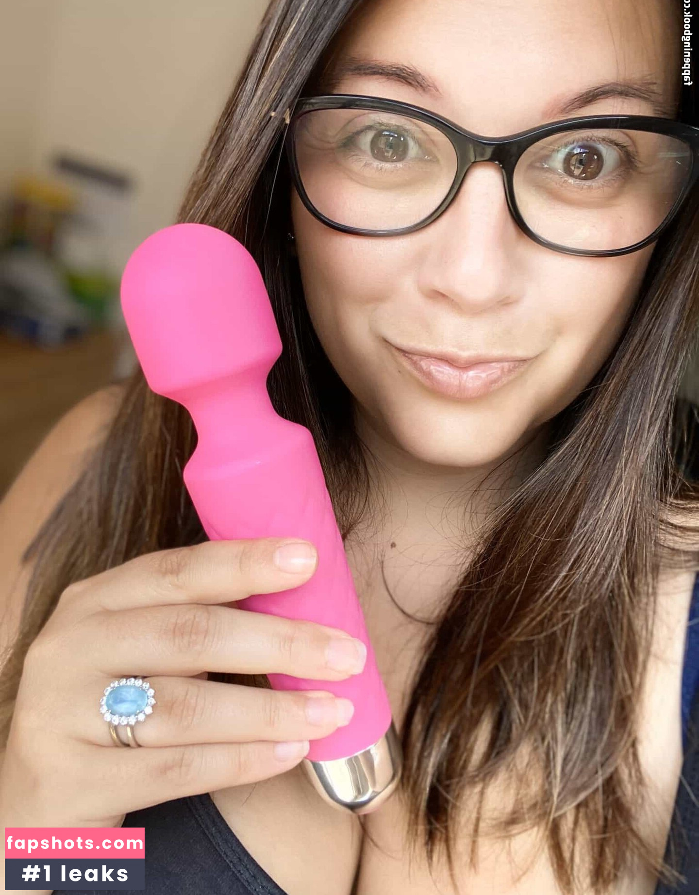 Sophie Parker nude babe gallery