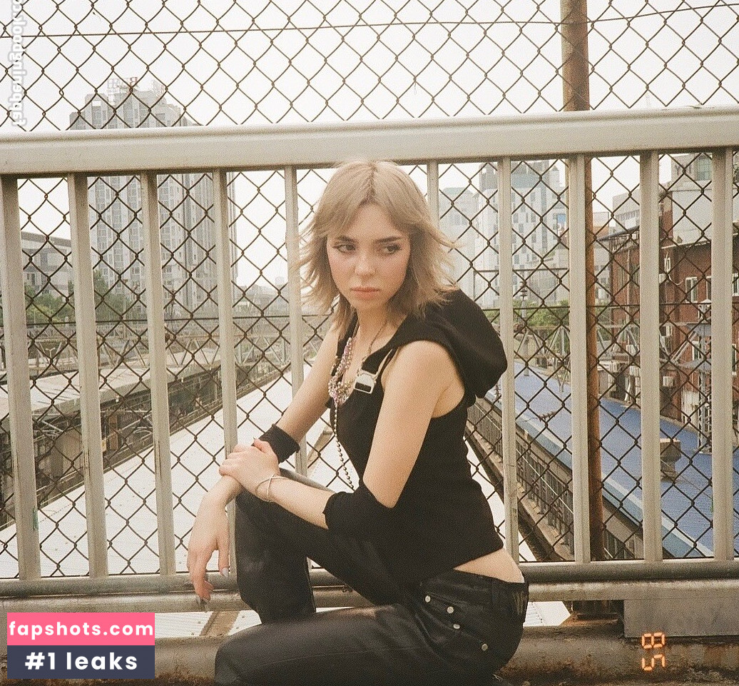 Sophie Powers gallery photo #36