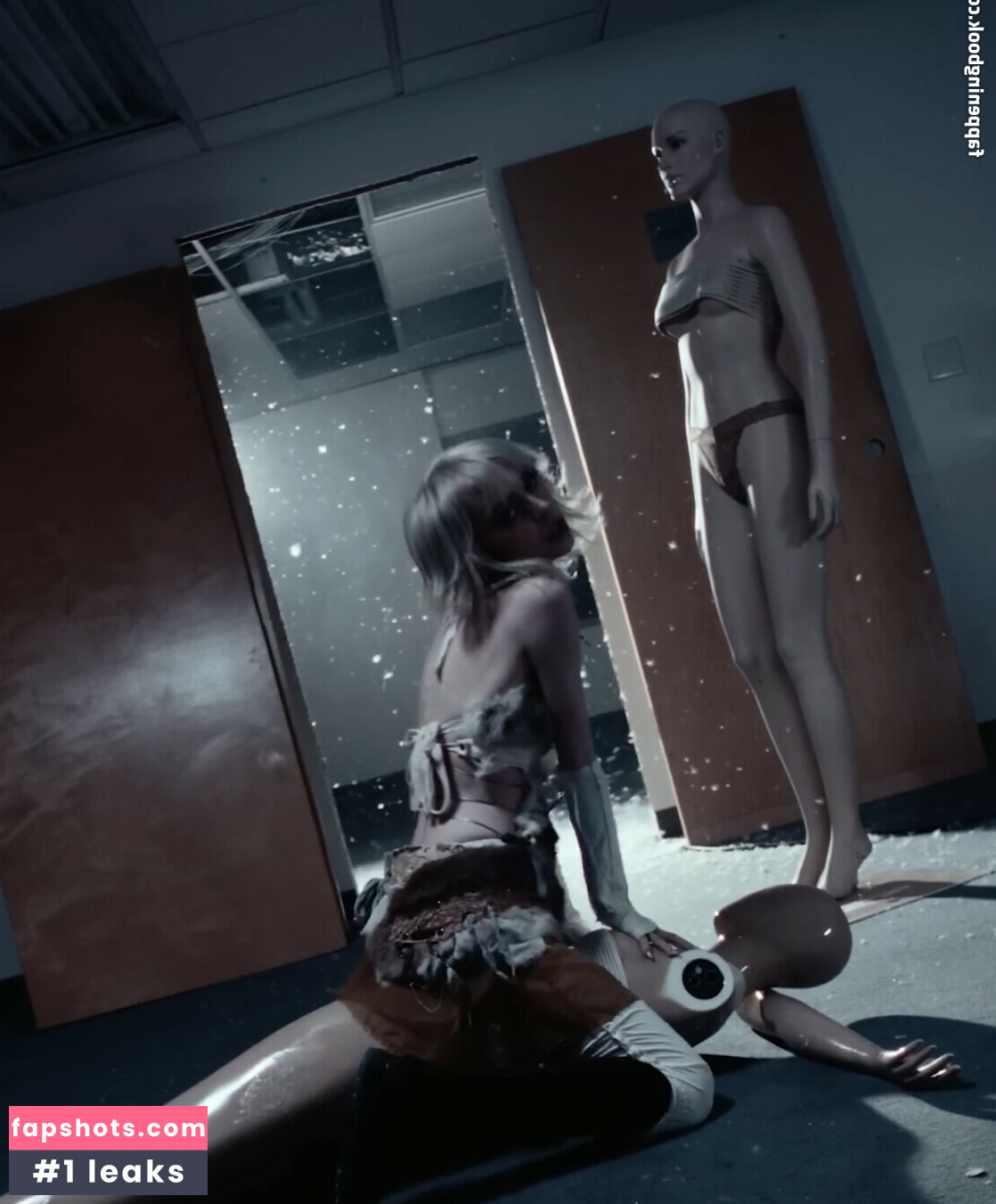 Sophie Powers gallery photo #43